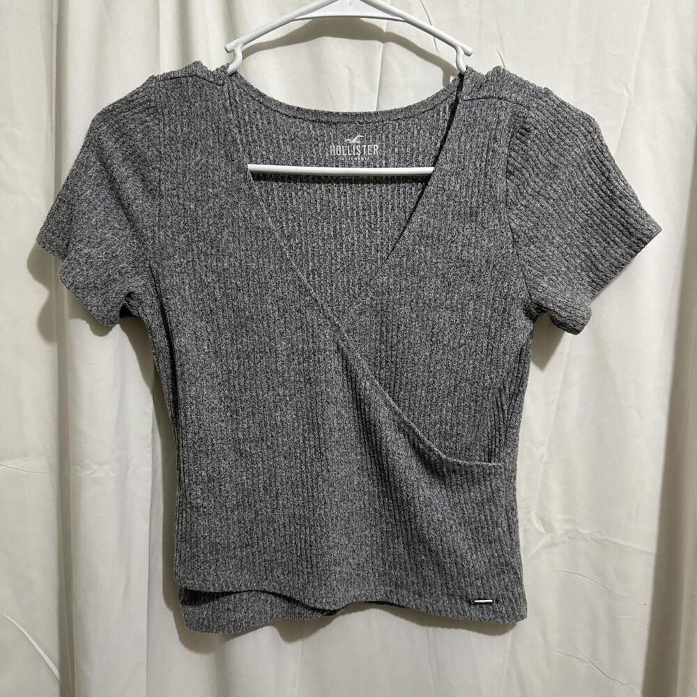 Hollister-co Women's Grey Crop-top